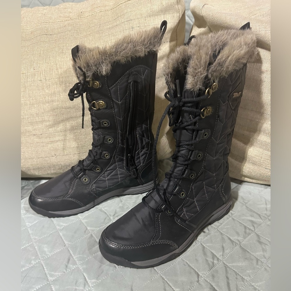 Teva Black Fur-Trimmed Winter Boots - Picture 4 of 10